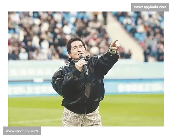 绿茵忆当年！大连名宿 32 香港明星队，齐秦梭鱼湾唱醉冬夜